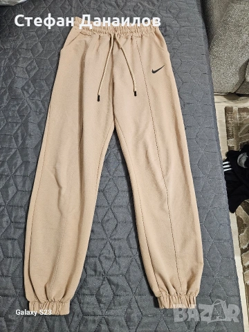 Дамски екио Nike , снимка 2 - Спортни екипи - 53149753