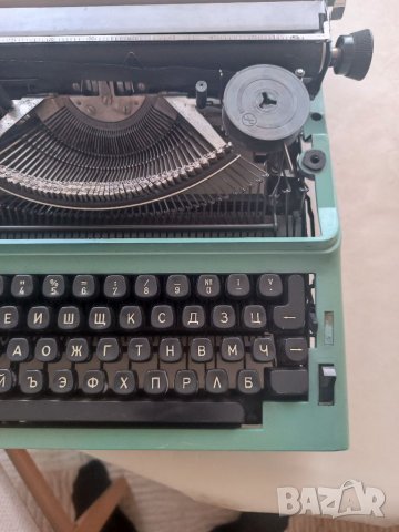 Стара пишеща машина , снимка 3 - Антикварни и старинни предмети - 40148694