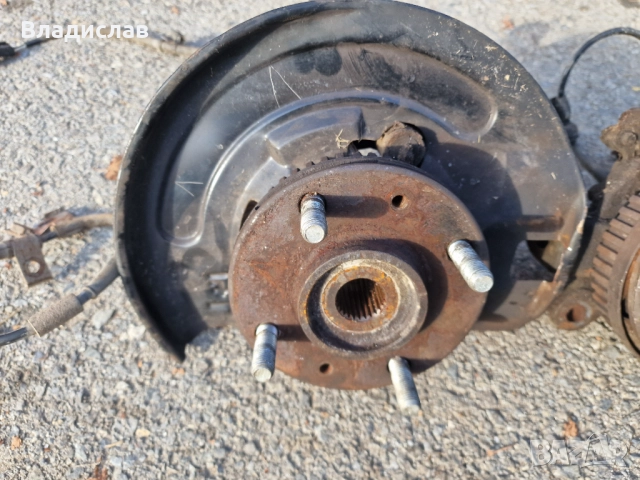 Ляв и десен шенкел Киа Джойс , снимка 4 - Части - 52248533