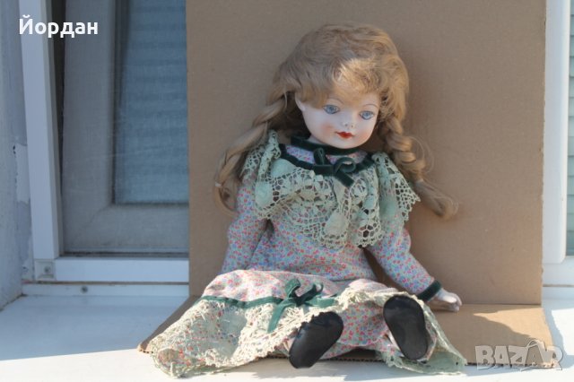 Детска порцеланова кукла 