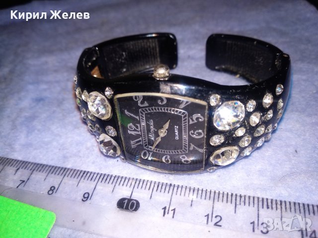 ЕФЕКТЕН ФЕШЪН АРТ ДАМСКИ КВАРЦОВ ЧАСОВНИК - ГРЕВНА с ФАСЕТИРАНИ ИСКРЯЩИ КРИСТАЛИ 25901