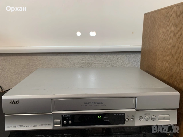 Видео-JVC HR-V600