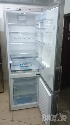 Хладилник с фризер Bosch , снимка 6 - Хладилници - 54195854