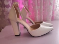 Бели дамски обувки на ток , снимка 1