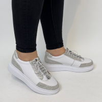 Дамски спортни обувки от естествена кожа в бяло , снимка 1 - Дамски ежедневни обувки - 43212619
