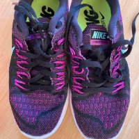 Nike маратонки 35,5номер, снимка 2 - Детски маратонки - 30294200