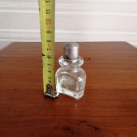 Винтидж шишенце за парфюм със сребърна капачка , снимка 4 - Колекции - 31988158