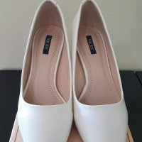 Дамски обувки в бял цвят, снимка 3 - Дамски ежедневни обувки - 38489861