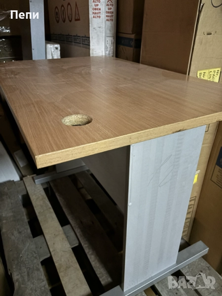 Бюро (с отвор за кабели), снимка 1