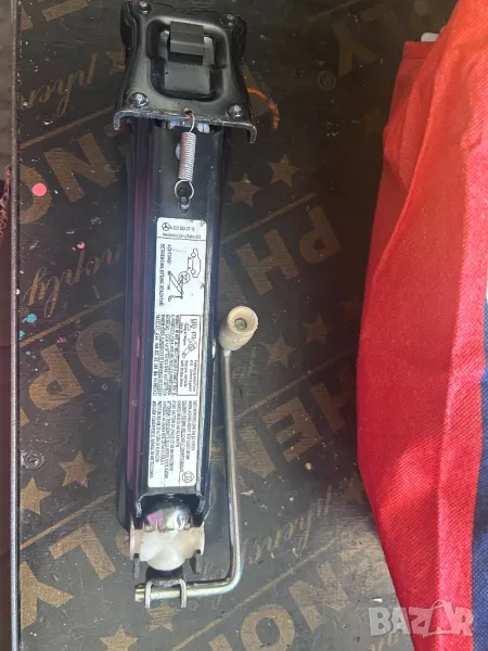 крик за мерцедес нов неизползван оригинален за лек автомобил, снимка 1