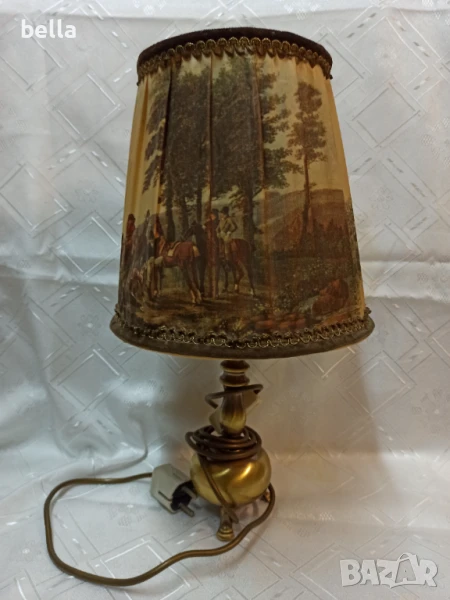 УНИКАЛНО СТИЛНА НЕМАСКА НОЩНА ЛАМПА С ЛОВНИ СЦЕНИ, снимка 1
