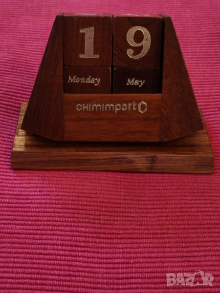 Настолен дървен календар. , снимка 1