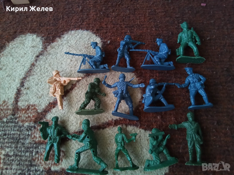 Войници пластмасови 12 броя 25258, снимка 1