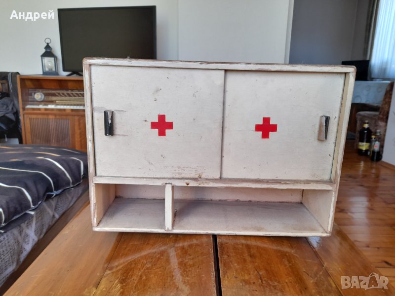 Стара аптечка #2, снимка 1