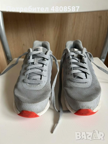 Дамски сиви маратонки Nike 35.5 номер, снимка 8 - Маратонки - 54320378