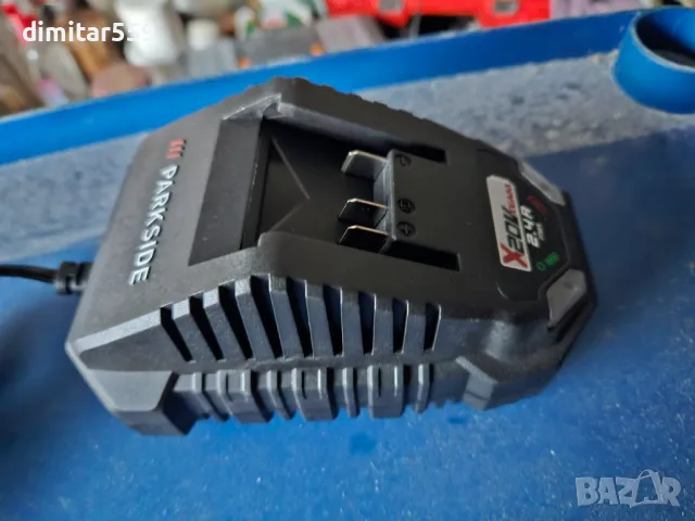 Parkside зарядно за батерии 20V 2А, снимка 4 - Винтоверти - 48555837