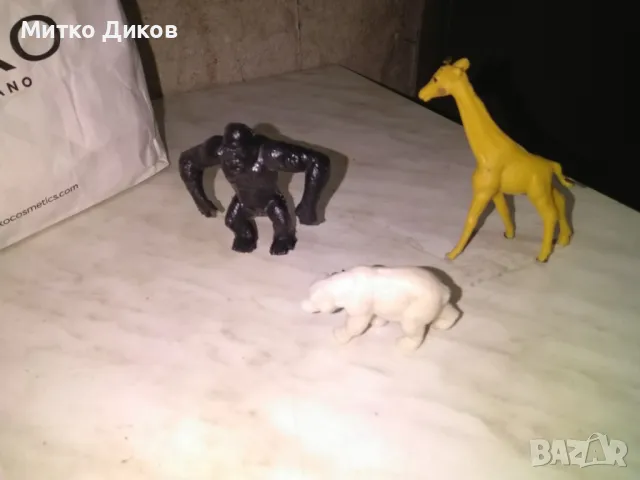 Пластмасова горила Кинг Конг жираф и мече , снимка 2 - Фигурки - 48999113