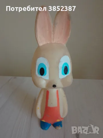 Играчка гумен заек
