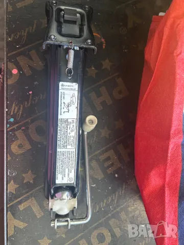 крик за мерцедес нов неизползван оригинален за лек автомобил