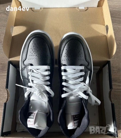 Air Jordan 1 Mid Se, снимка 10 - Маратонки - 54197261