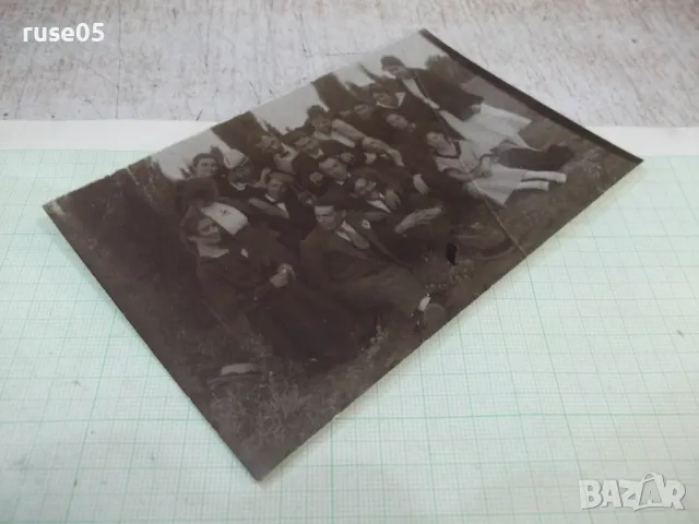 Снимка стара на щастливи младежи на излет, снимка 3 - Колекции - 47994567