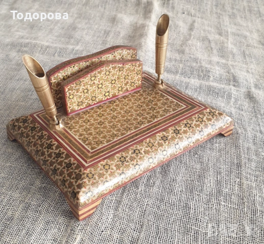 Писалищен комплект от екзотична дървесина и месинг и финна интарзия