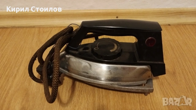 Подарявам 2 броя работещи ютии 