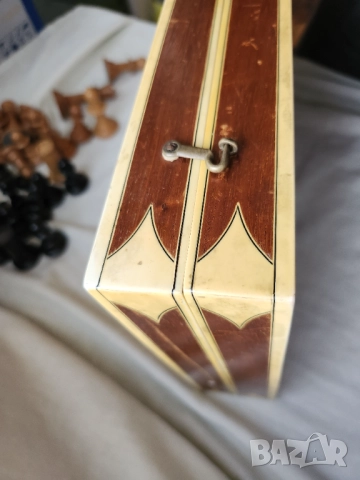 шах - голяма красив (фурнир с инкрустирана "кост")+табла, к-т фигури+пулове и също пирографиран шах , снимка 4 - Шах и табла - 52583035