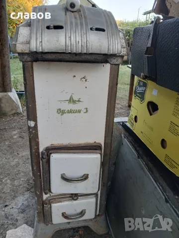 Здрава, стара печка за дърва и въглища. 