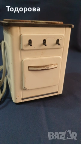 Старинен умален рекламен  модел на елктрическа печка, снимка 3 - Антикварни и старинни предмети - 53061656