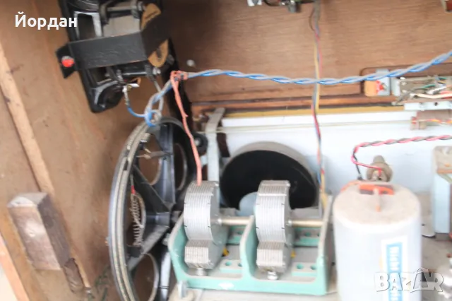 Немско радио ''Stassfurt 600'', снимка 13 - Антикварни и старинни предмети - 48198355