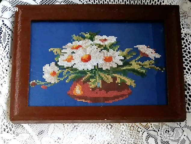 Стар гоблен в рамка със стъкло 