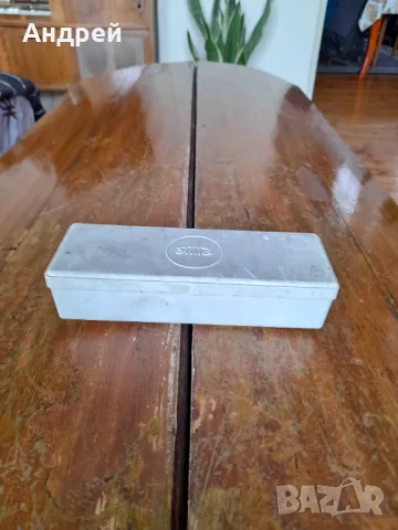 Стари принадлежности за шевна машина 