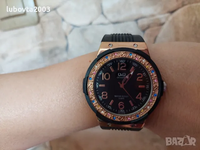 Q&Q Дамски уникален часовник , снимка 2 - Дамски - 50225248