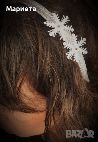 Диадеми със снежинки Сребърна диадема Червено Каре Коледна Диадема Аксесоари Коледен венец за глава, снимка 2 - Аксесоари за коса - 38435804