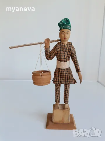 Vintage традиционна дърворезба на фермер от Катманду Непал , снимка 2 - Статуетки - 48299693