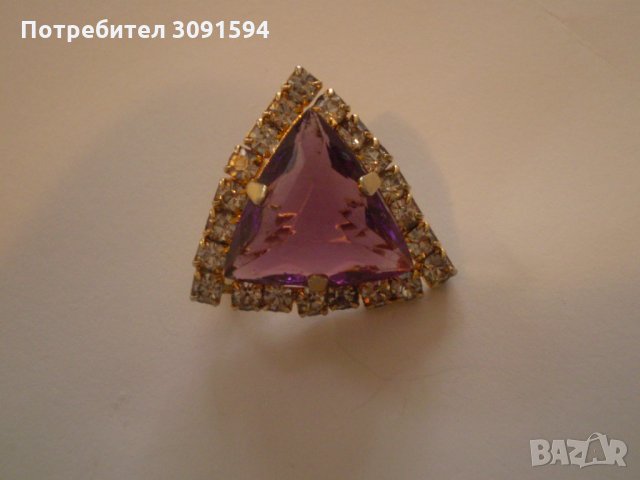 Стилна триъгълна брошка, снимка 3 - Антикварни и старинни предмети - 34496779