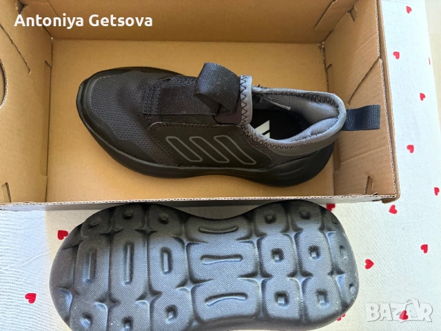 Маратонки adidas 29 номер, снимка 2 - Детски маратонки - 54118078