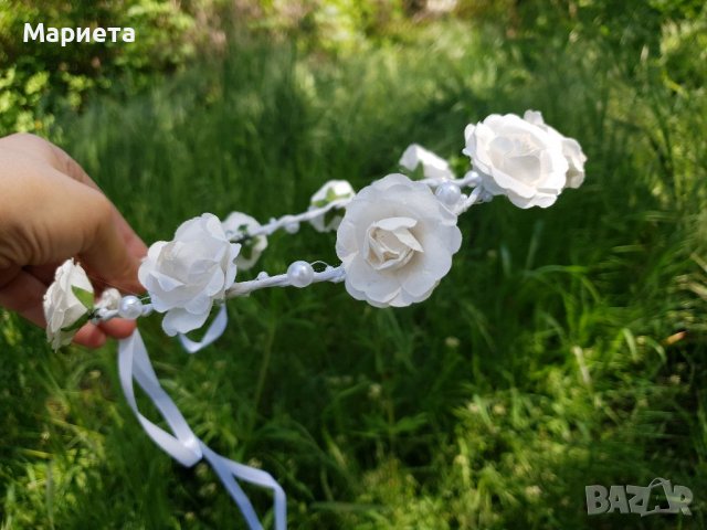 Венец за коса в бяло с Цветя и перлички за Сватба или Кръщене Аксесоар за коса Бяло Венче с цветя , снимка 6 - Аксесоари за коса - 36735613