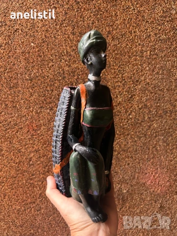 Продавам нова, красива декоративна ваза (25 см) - идеална за подарък или за разкрасяване на дома!, снимка 3 - Вази - 51345457