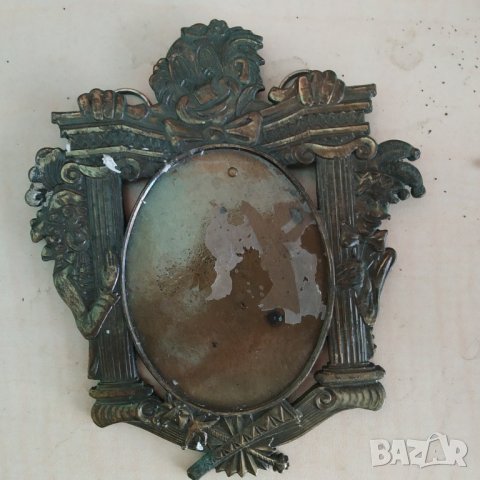 стара метална рамка за снимка