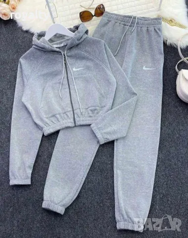 Nike дамски спортен екип 