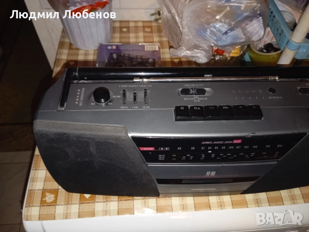 Радиокасетофон Grundig , снимка 4 - Радиокасетофони, транзистори - 52587785