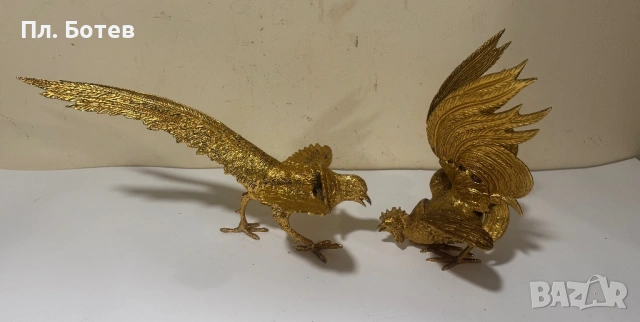 Стари бронзови фигури с позлата