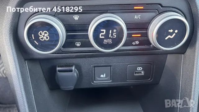 Дачия Сандеро Степуей, снимка 15 - Автомобили и джипове - 56450607