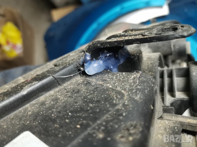 Десен фар Дачия Логан, снимка 9 - Части - 35381376