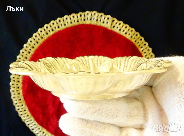 Бронзова бонбониера,купичка,цвете,релеф. , снимка 2 - Антикварни и старинни предмети - 36675267