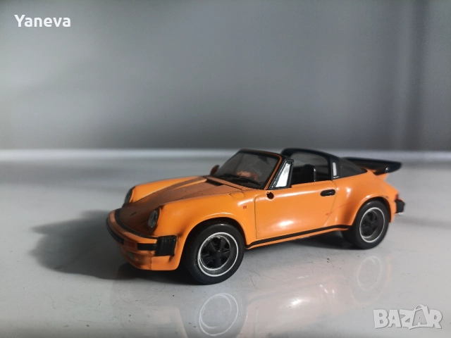 Умалени модели на легендарни автомобили, снимка 5 - Коли, камиони, мотори, писти - 52204389