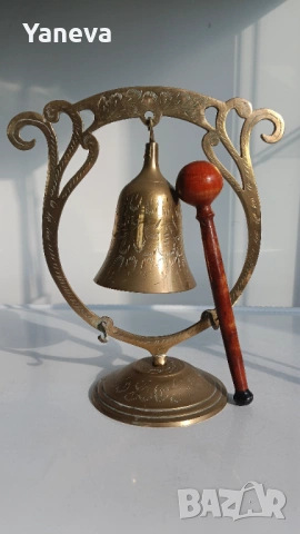 Vintage, месингов , настолен гонг  с камбана и дървена палка ,чукче. 