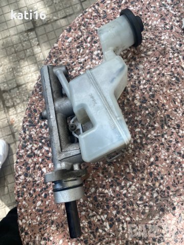 TOYOTA COROLLA Седан Главен спирачен цилиндър с резервоар